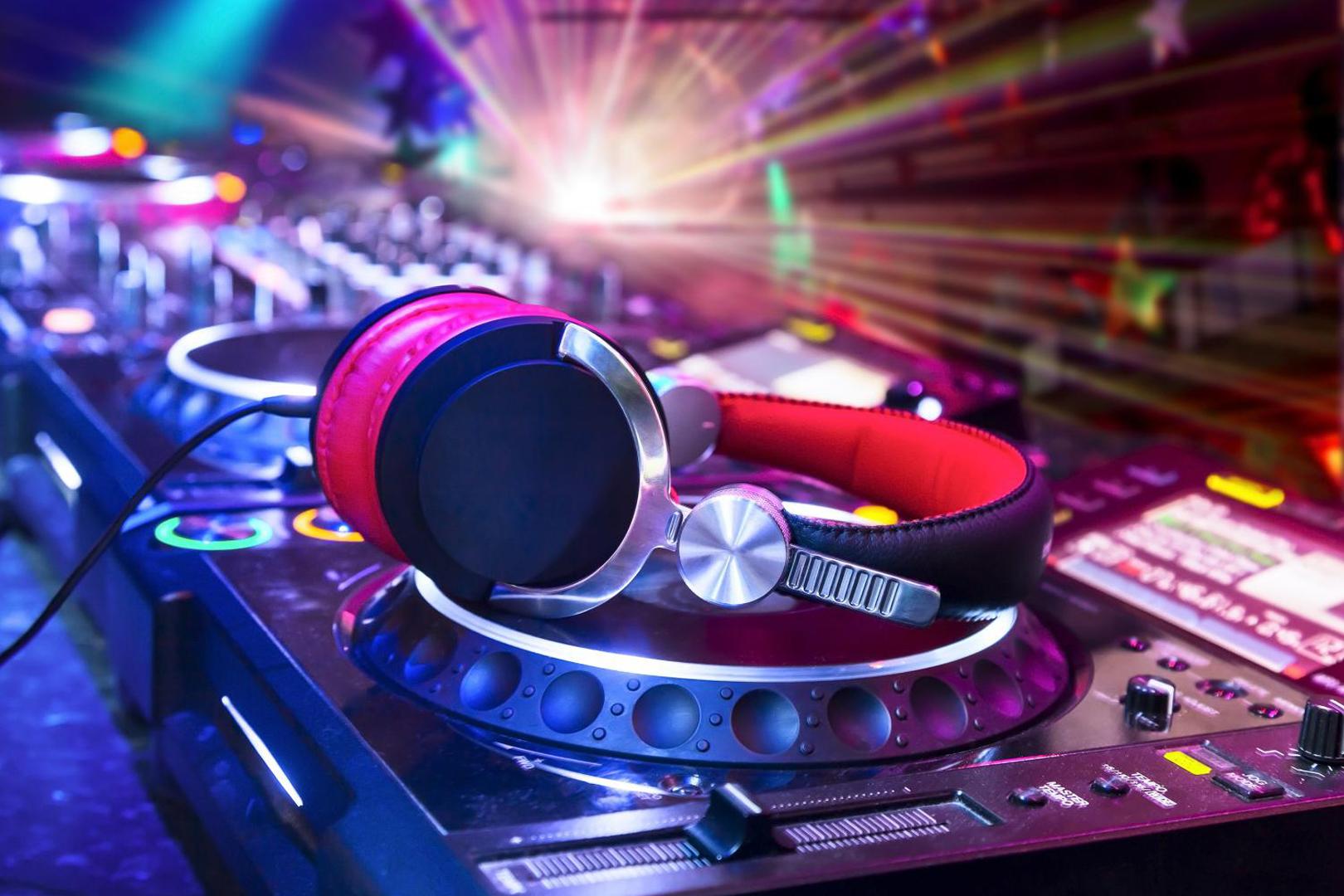DJ La Possession