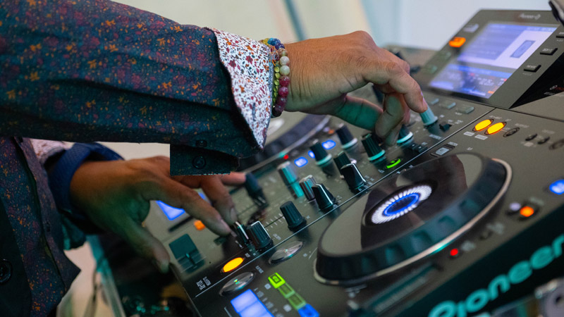DJ La Possession